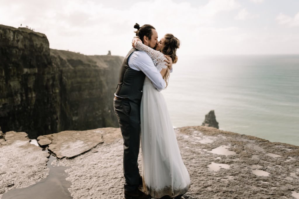 082 cliffs of moher elopement wedding photographer doolin